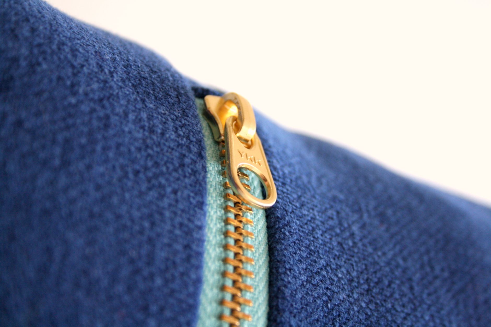 Detail zipsu YKK