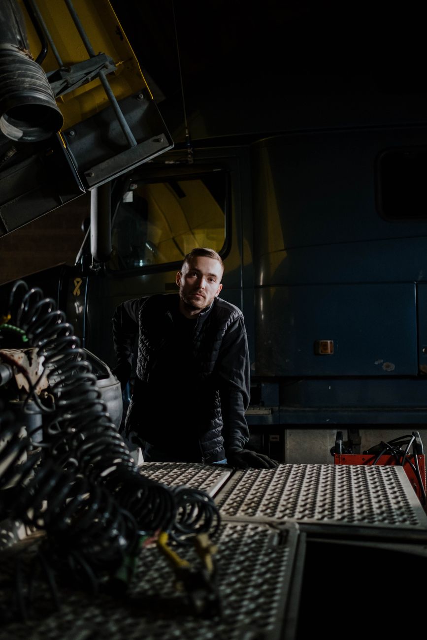 Marek Tóth, kufre a dáždniky
